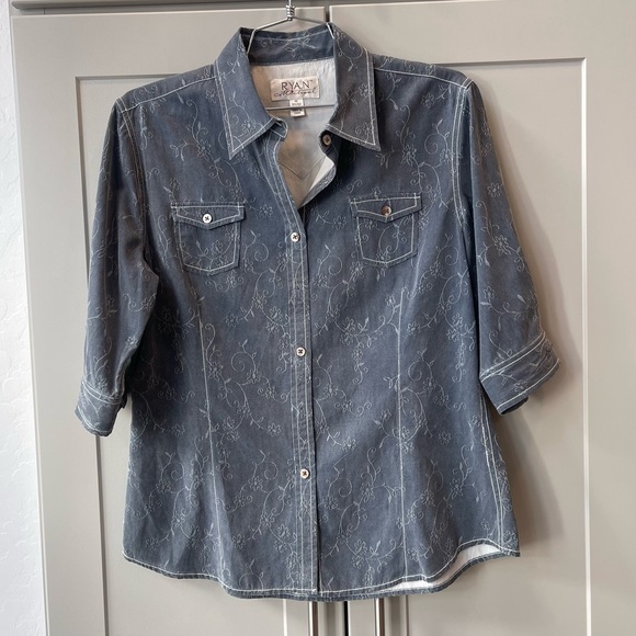 Ryan Michael Grey Floral Embroidered Silk Button Down Shirt Medium Coastal Boho - Picture 1 of 7